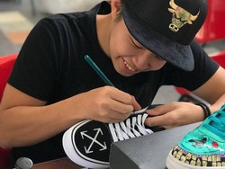 Sneakers Nike Tema Mie Instan Dilirik Indomie, Boleh Produksi 25 Pasang Saja