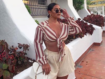 Foto Liburan Model Plus Size Cantik yang Viral