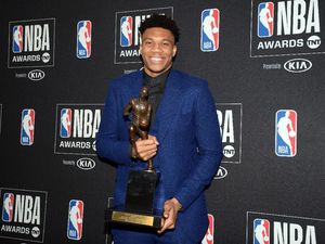 Giannis Antetokounmpo Raih Gelar MVP NBA 2018/2019
