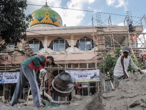 Memakmurkan Rumah Ibadah