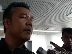 Pejabat dan Warga Tanyakan Kondisi Risma yang Dirawat di ICU