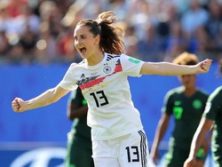 Ini Sara Daebritz. Dia merupakan salah satu primadona di skuat Jerman. Sara sejauh ini sudah mencetak dua gol. Dia kini bermain untuk Paris Saint-Germain setelah sebelumnya membela Bayern Munich. (Foto: Elsa/Getty Images)