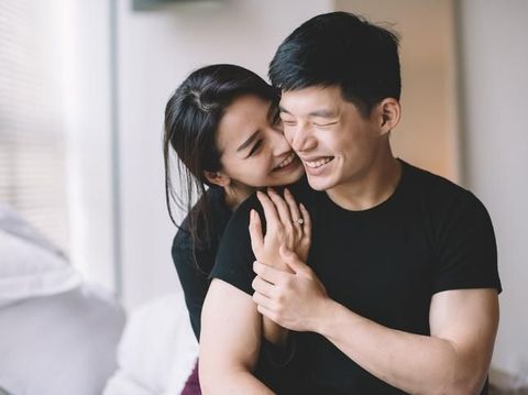 Pentingnya Foreplay Sebelum Bercinta untuk Ayah & Bunda