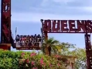 Ngeri! Wahana Permainan Rusak, Wisatawan Jatuh 3 Meter