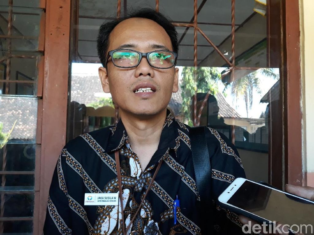 Polemik Aturan Baju Muslim Siswa SDN, ORI Minta Kata Anjurkan Diubah Polemik Aturan Baju Muslim Siswa SDN, ORI Minta Kata Anjurkan Diubah