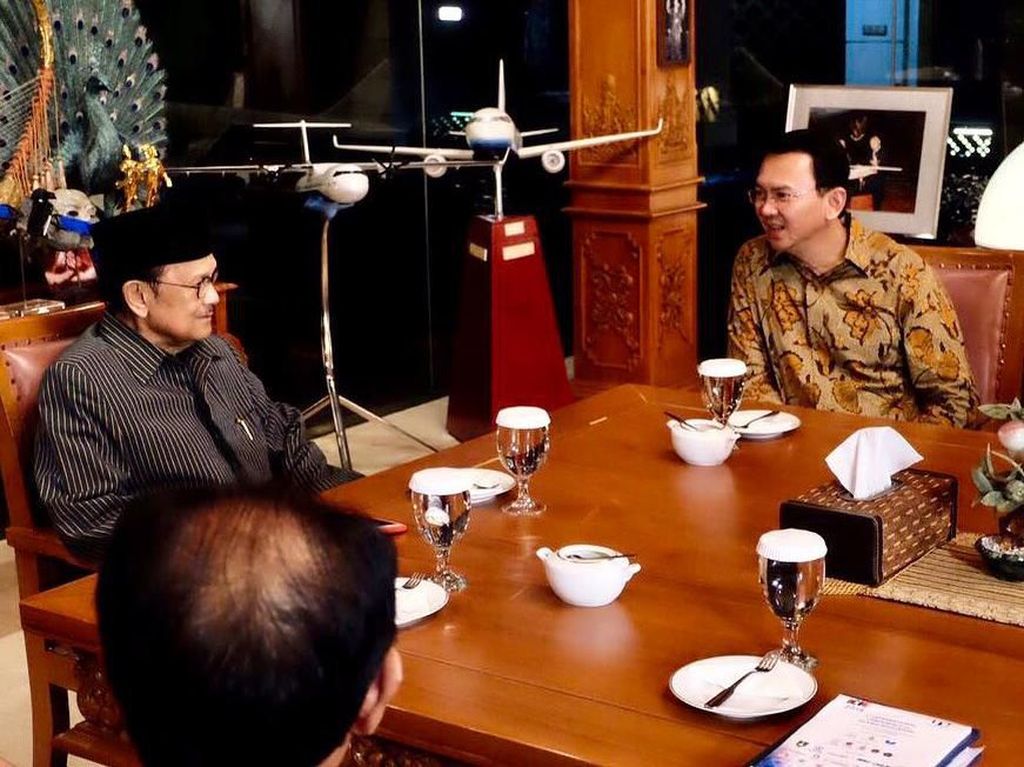 Ucapkan Selamat Ultah, Ahok Ingat Pesan BJ Habibie agar Selalu Tersenyum Ucapkan Selamat Ultah, Ahok Ingat Pesan BJ Habibie agar Selalu Tersenyum