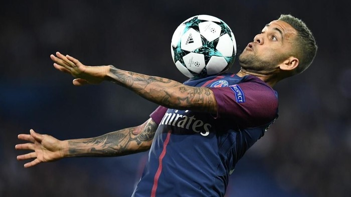 Mau Bergabung Inter Milan, Alves?