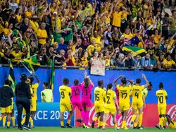 Mereka yang hadir di tribune juga bukan saja dari kalangan wanita, ajang ini sudah mampu menjaring para lelaki. (Foto: Maja Hitij/Getty Images)