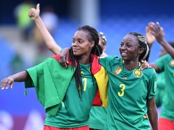 Aurelle Awona dan Ajara Nchout adalah pemain dari Timnas Kamerun. (Foto: Laurence Griffiths/Getty Images)