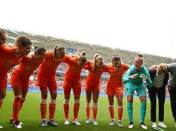Ini para penggawa Timnas Belanda. Mereka nantinya akan bertemu Jepang di babak 16 besar. (Foto: Robert Cianflone/Getty Images)