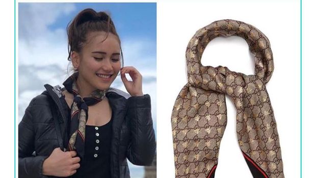 Ayu Ting Ting memakai scarf dari Gucci