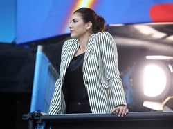 Mantan kiper Timnas Wanita Amerika Serikat, Hope Solo, juga tak mau ketinggalan. Dia datang langsung ke pertandingan untuk memberi dukungan. (Foto: Alex Grimm/Getty Images)