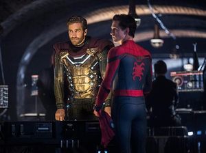Perankan Mysterio, Jake Gyllenhaal Mengeluh Kostum Sempit Perankan Mysterio, Jake Gyllenhaal Mengeluh Kostum Sempit
