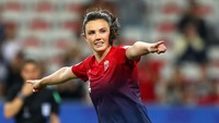 Nah, ini Ingrid Syrstad Engen. Dia pemain gelandang dari Timnas Norwegia. (Foto: Martin Rose/Getty Images)
