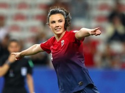 Nah, ini Ingrid Syrstad Engen. Dia pemain gelandang dari Timnas Norwegia. (Foto: Martin Rose/Getty Images)