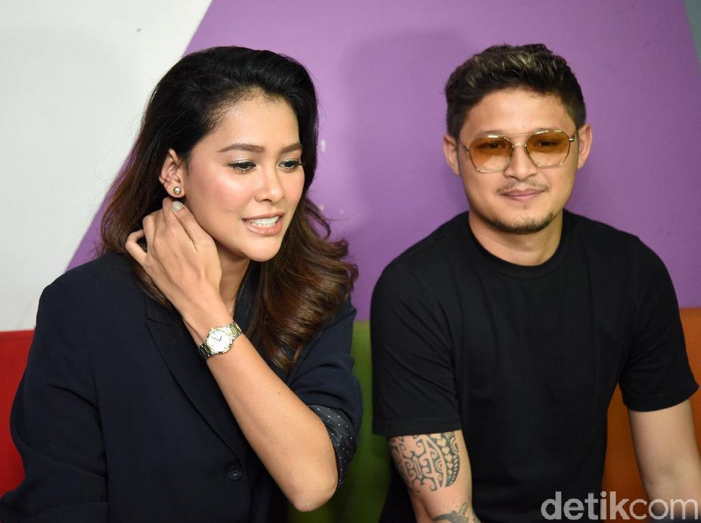 Bunga Jelitha Ingin Pernikahan yang Intim dan Tetap Buka Endorse Bunga Jelitha Ingin Pernikahan yang Intim dan Tetap Buka Endorse