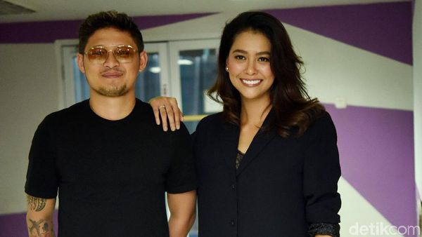 Para Artis yang Dinikahi Pemain Timnas Sepak Bola