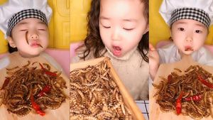 Lucunya Aksi Anak-anak yang Ikutan Tren Mukbang, Ada yang Makan Ulat!