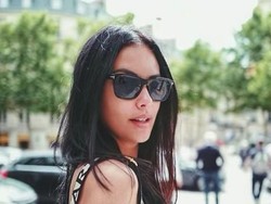 Liburan di Eropa, Gaya Sophia Latjuba ABG Banget