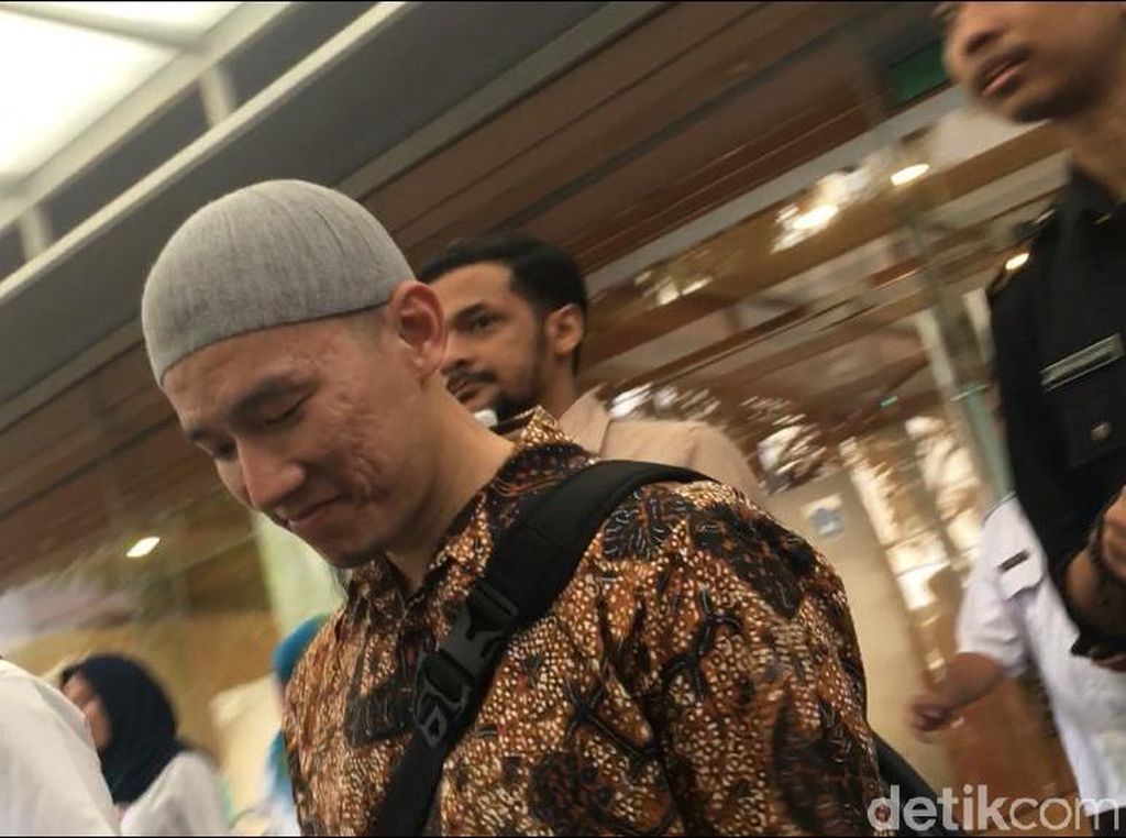 Diprotes Sejumlah Massa, Ceramah Felix Siauw di Bandung Diizinkan Kemenag Diprotes Sejumlah Massa, Ceramah Felix Siauw di Bandung Diizinkan Kemenag