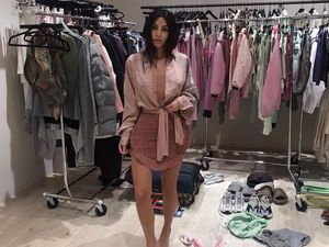 Kim Kardashian Rilis Pakaian Dalam dengan Merek Kimono