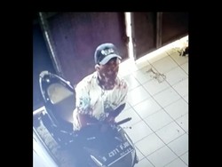 Gagal Curi Motor, Maling di Bekasi Ini Akhirnya Kabur Bawa Helm