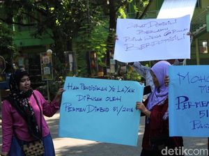 Anaknya Tak Diterima Sekolah, Sejumlah Ortu Siswa Demo SMPN di Jombang