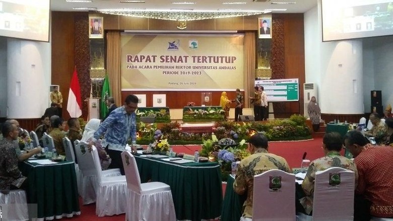 Kalahkan Petahana, Prof Yuliandri Terpilih Jadi Rektor Unand Kalahkan Petahana, Prof Yuliandri Terpilih Jadi Rektor Unand