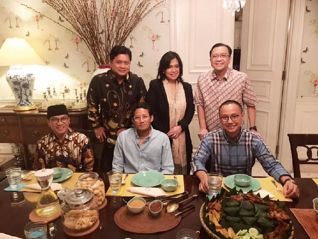 Bertemu Sandiaga, PAN Tegaskan akan Patuhi Putusan MK Bertemu Sandiaga, PAN Tegaskan akan Patuhi Putusan MK
