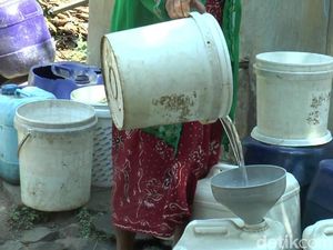 Dua Desa di Pasuruan Mulai Kesulitan Air Bersih Dua Desa di Pasuruan Mulai Kesulitan Air Bersih