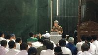 Foto Suasana Ceramah Felix Siauw di Masjid Balai Kota