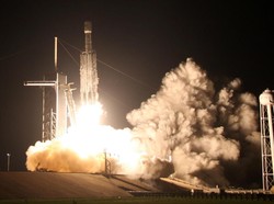 Roket Terkuat Dunia Sukses Terbangkan 24 Satelit