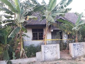 Polisi Sebut Kerangka Manusia di Rumah Kosong Bekasi Berjenis Kelamin Pria Polisi Sebut Kerangka Manusia di Rumah Kosong Bekasi Berjenis Kelamin Pria