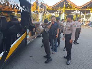 Antisipasi Massa ke Jakarta, Terminal Bunder Gresik Dirazia