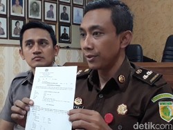 Qomar Tak Ditahan Tapi Wajib Lapor di Kejaksaan