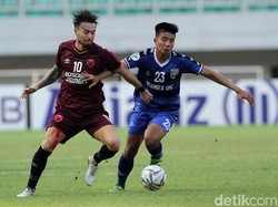 Bertanding di Stadion Pakansari, Cibinong, Kab. Bogor, Rabu (26/6/2019), PSM harus mengejar kekalahan 0-1 dari leg pertama di Vietnam.