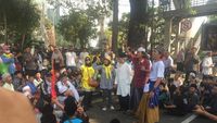 Potret Massa Aksi Kawal MK Mulai Kumpul di Patung Kuda