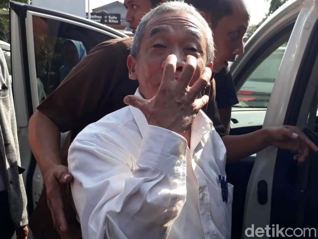 Dugaan Pemalsuan Ijazah Pelawak Qomar, Polisi Minta Keterangan UNJ Dugaan Pemalsuan Ijazah Pelawak Qomar, Polisi Minta Keterangan UNJ