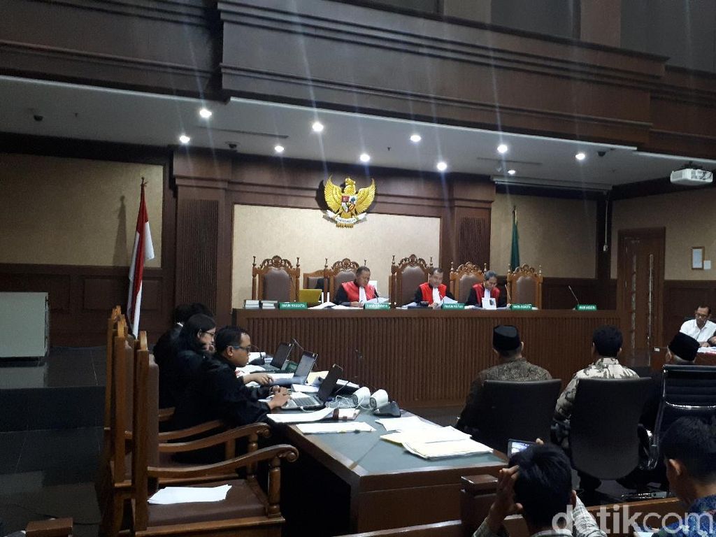 Menag Hadir, Khofifah Absen di Sidang Suap Jual-Beli Jabatan Menag Hadir, Khofifah Absen di Sidang Suap Jual-Beli Jabatan