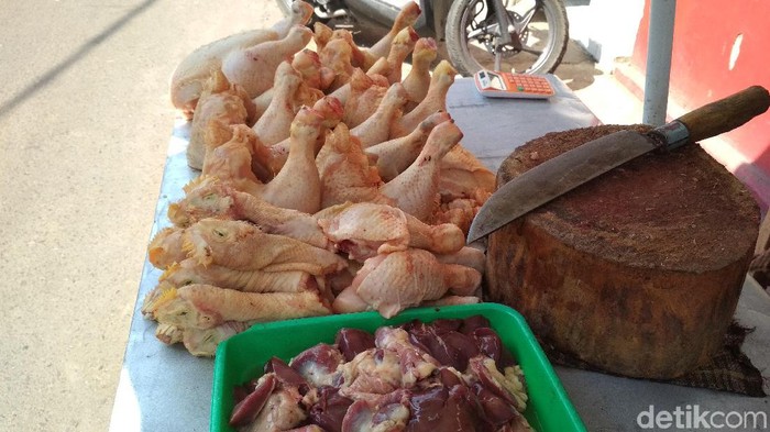 Harga Ayam Untuk Peternak Di Blitar Ditentukan Grup Pengepul