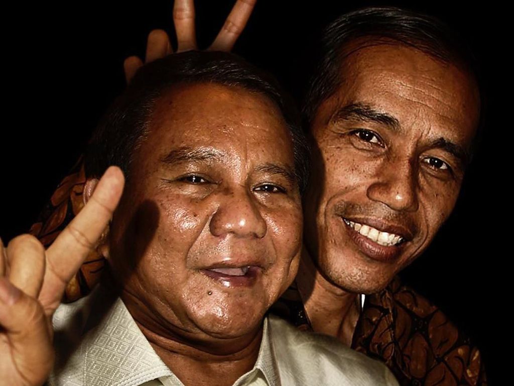 Cilukba! Jokowi dan Prabowo Pose Berdua di Foto Agan Harahap