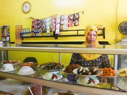 Bantu Warteg Naik Kelas demi Tingkatkan Kualitas Masyarakat