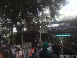 Mobil Komando Aksi Kawal MK Merapat ke Medan Merdeka Barat