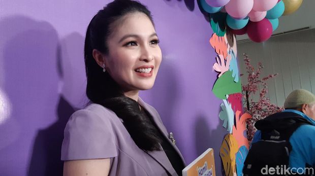 Sandra Dewi/