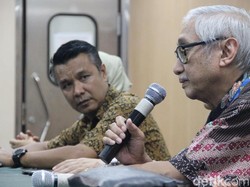 Pesan Berantai dan Kebenaran Sakitnya Wali Kota Risma