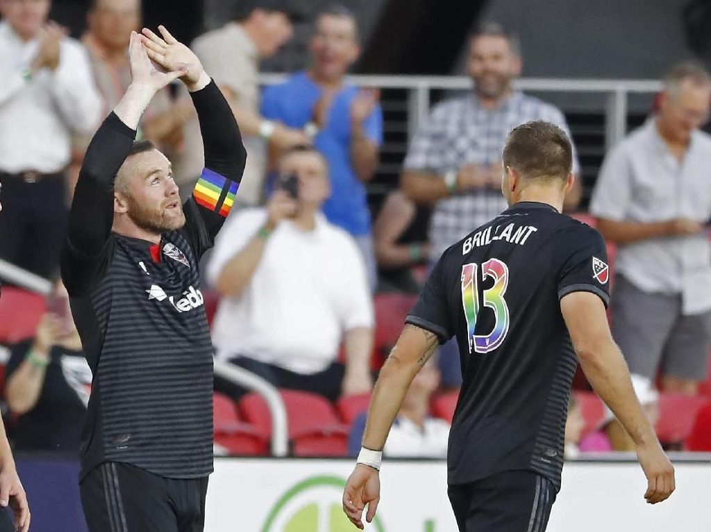 Wow! Rooney Bikin Gol Spektakuler Jarak Jauh di MLS Wow! Rooney Bikin Gol Spektakuler Jarak Jauh di MLS