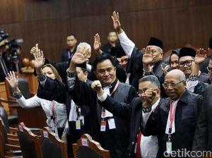 Yusril dan Tim Hukum 01 Bertemu Jokowi di Istana Bogor Malam Ini Yusril dan Tim Hukum 01 Bertemu Jokowi di Istana Bogor Malam Ini
