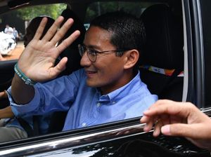 Senyum Sandiaga Saat Tiba di Kertanegara Senyum Sandiaga Saat Tiba di Kertanegara