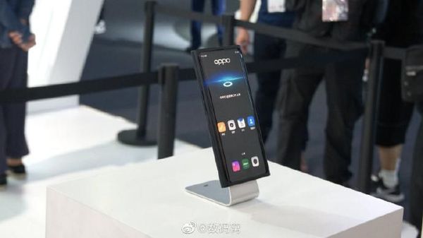Penampakan Ponsel Oppo Berkamera Selfie di Bawah Layar