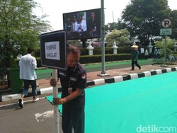 Kemenhan Sediakan Karpet hingga Air Wudu untuk Massa Aksi Kawal MK